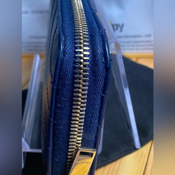 Yves Saint Laurent Grain De Poudre Matelassé Leather Monogram Zip Around Wallet - Picture 6 of 14